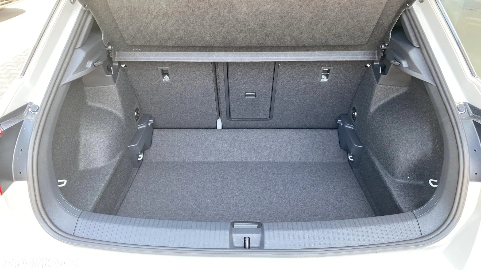 Volkswagen T-Roc 1.5 TSI R-Line DSG - 22