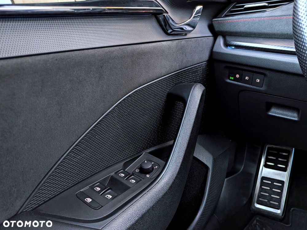 Skoda Octavia 2.0 TDI RS DSG - 31