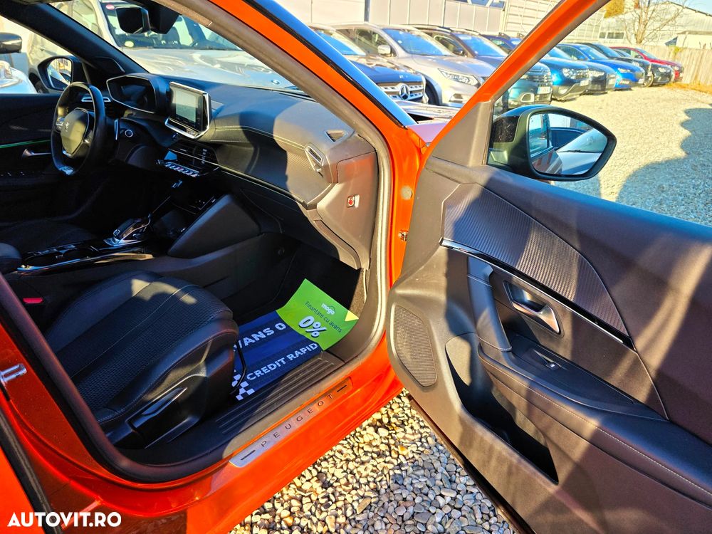 Peugeot 2008 PureTech 130 EAT8 GT Pack - 13