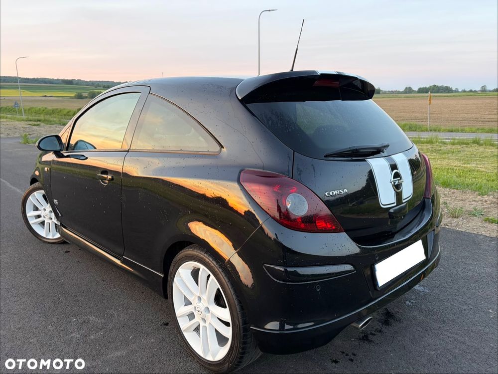 Opel Corsa 1.4 16V Cosmo - 5