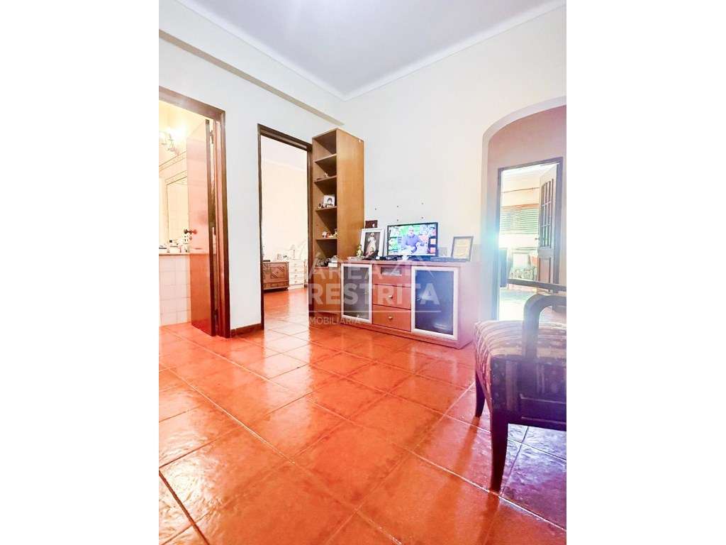 Excelente T1 Torre da Marinha - Grande imagem: 2/22