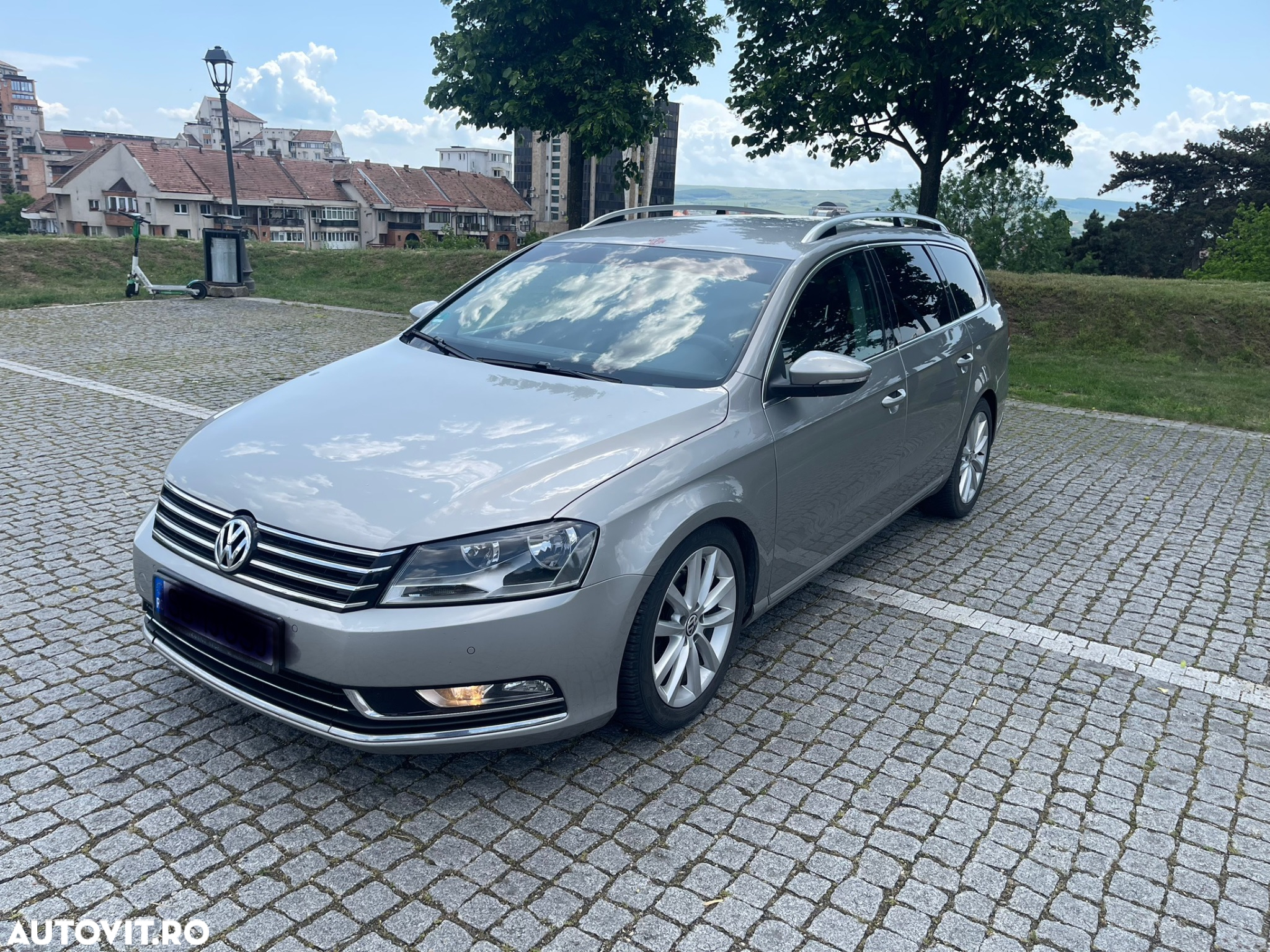 Volkswagen Passat Variant 2.0 TDI BlueMotion Technology DSG Highline - 4