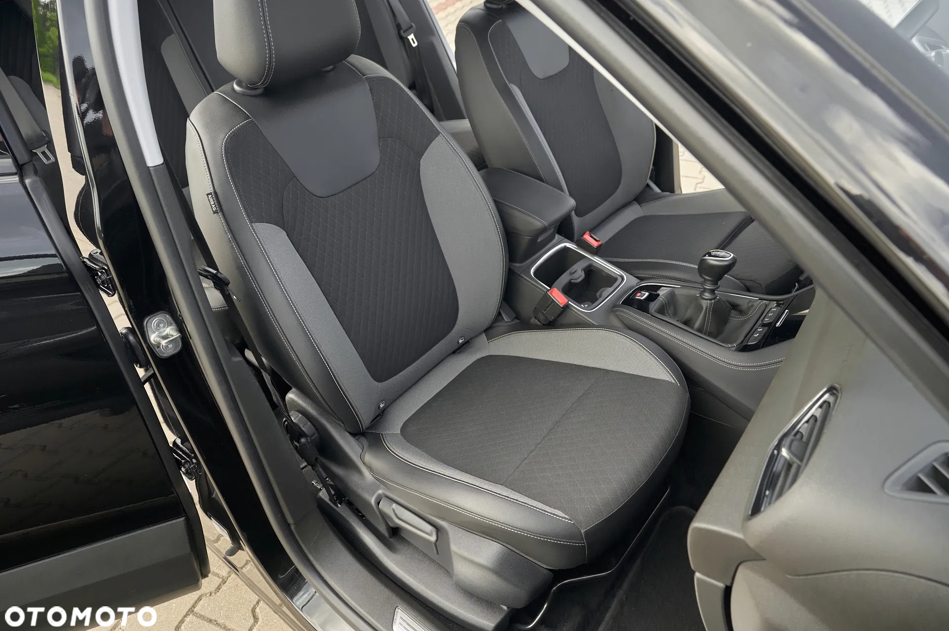 Opel Grandland X 1.2 T Innovation S&S - 24