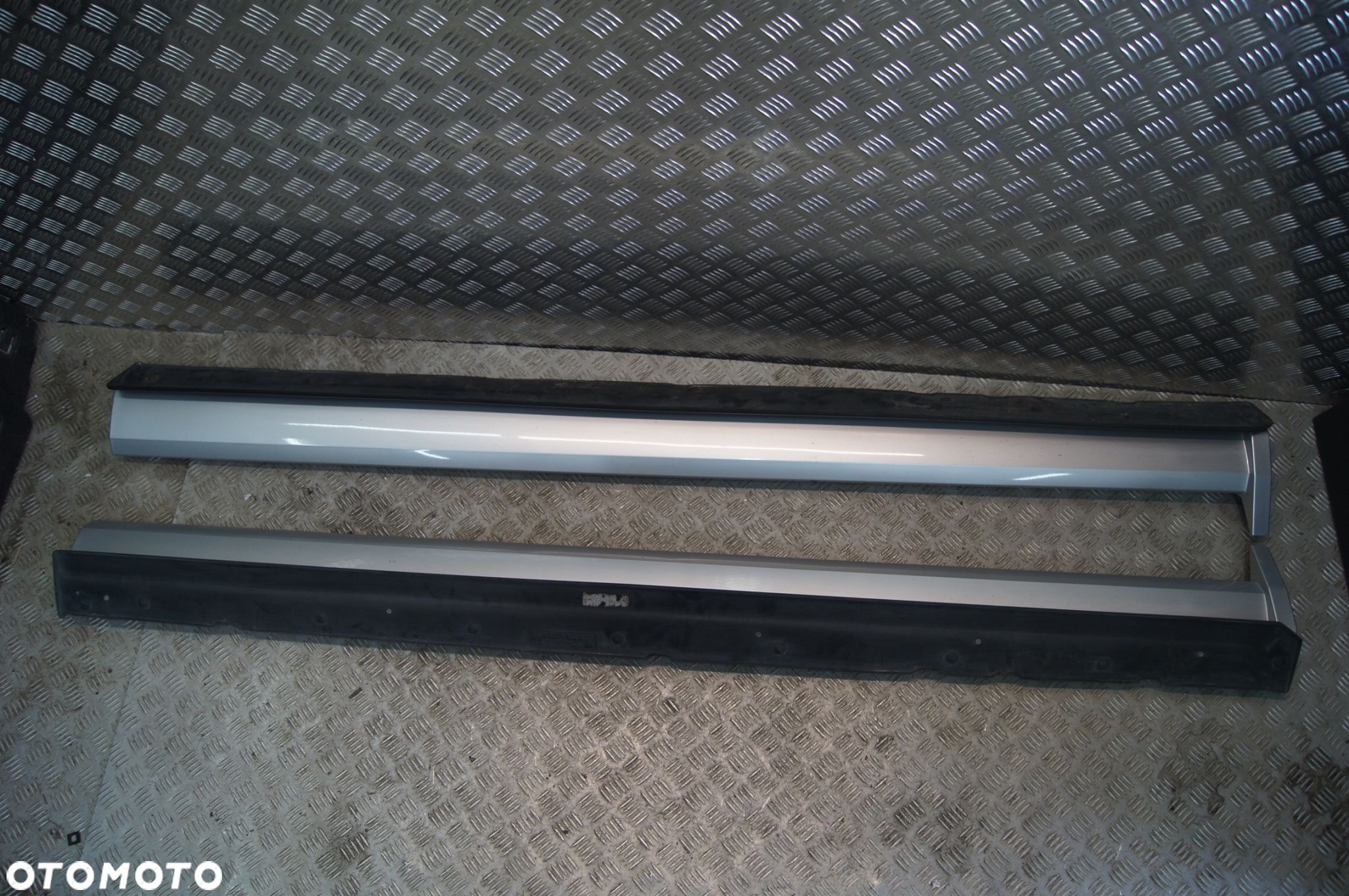 FORD MUSTANG V LIFT LISTWY PROGOWE - 1