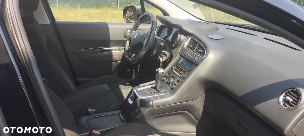 Peugeot 5008 - 3