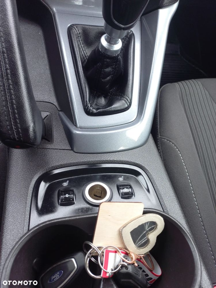 Ford Focus 1.0 EcoBoost STart-Stopp-System TITANIUM - 12