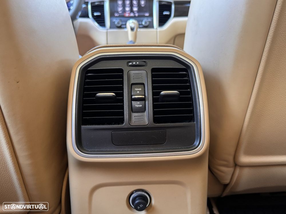 Porsche Macan S - 30