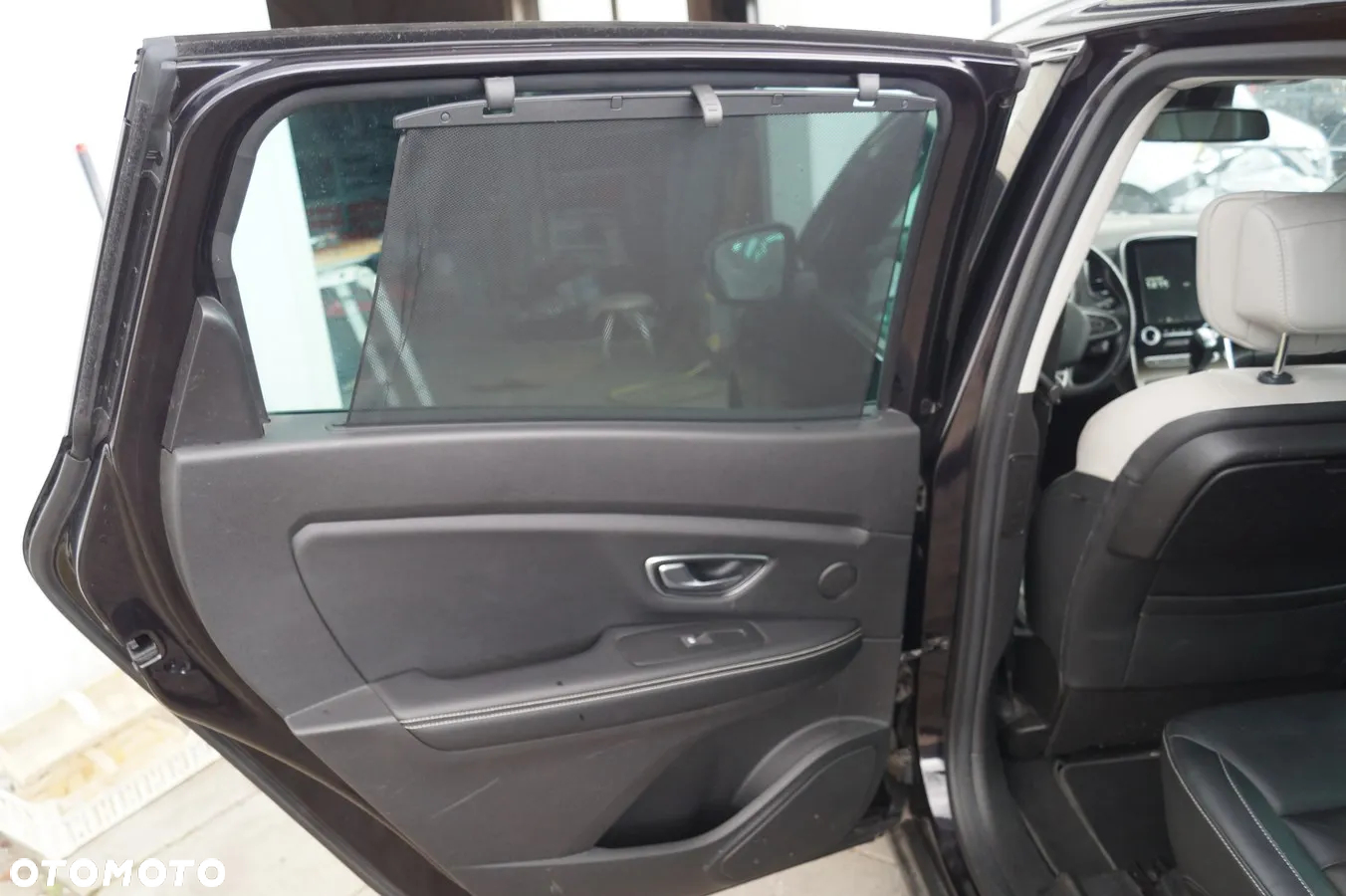 Renault Grand Scenic - 21