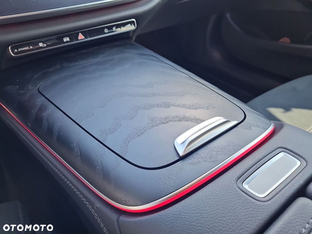 Mercedes-Benz Klasa E 220 d mHEV 4-Matic AMG 9G-Tronic - 23