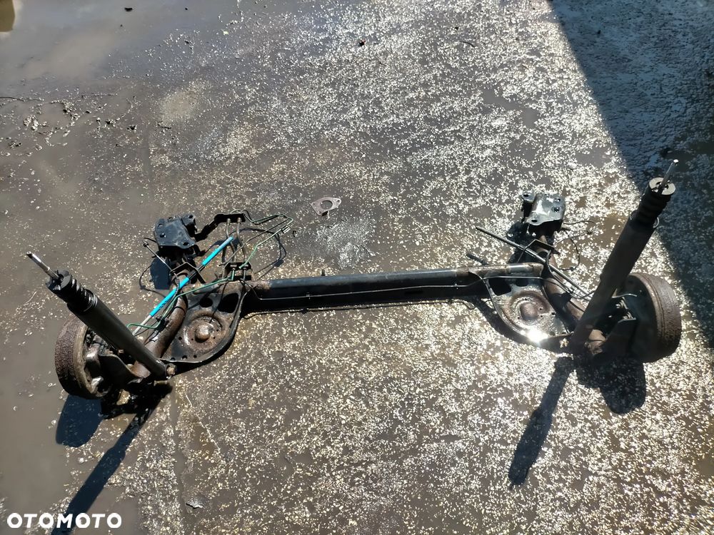 BELKA ZAWIESZENIA OŚ TYŁ TYLNA RENAULT CLIO III - 1
