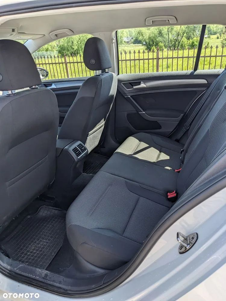 Volkswagen Golf - 11