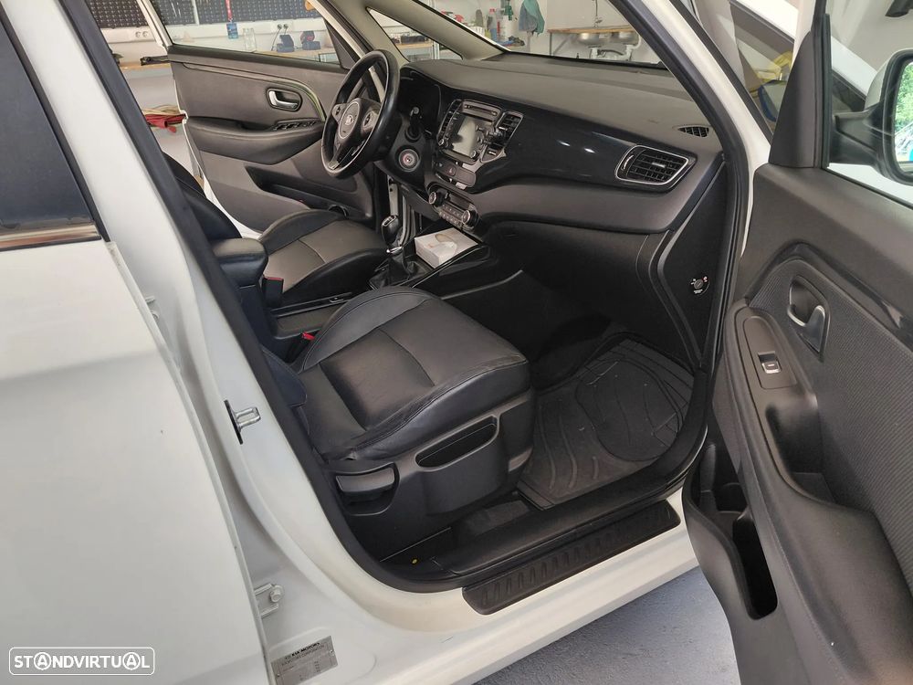 Kia Carens 1.7 CRDi ISG TX - 4