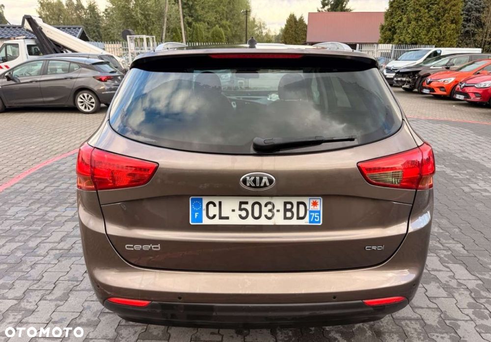 Kia Ceed - 9
