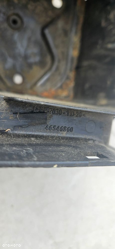 Obudowa mocowanie podstawa akumulatora Fiat Punto II 1,2 b 46546860 - 3