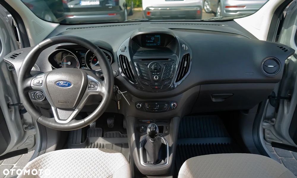 Ford Tourneo Courier 1.5 TDCi S&S Ambiente - 17