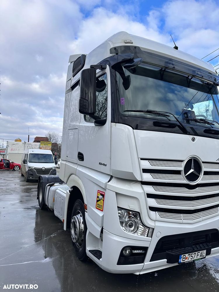Mercedes-Benz Actros - 3