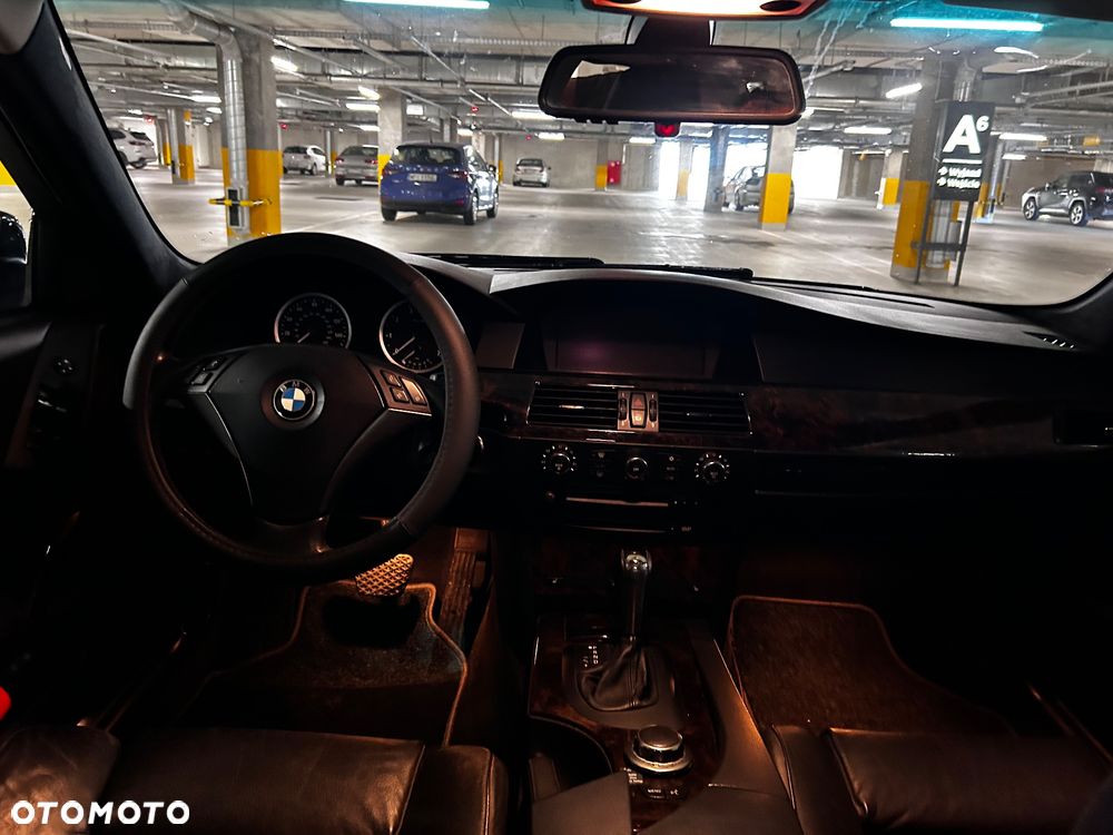BMW Seria 5 550i Sport-Aut Edition Exclusive - 30