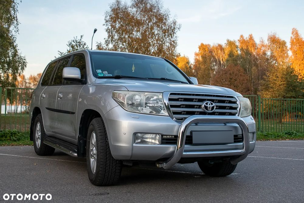 Toyota Land Cruiser - 2
