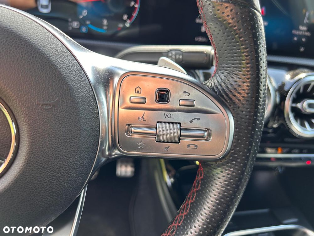 Mercedes-Benz CLA 180 7G-DCT - 13