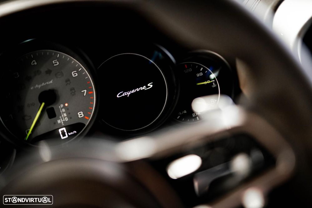 Porsche Cayenne S - 11