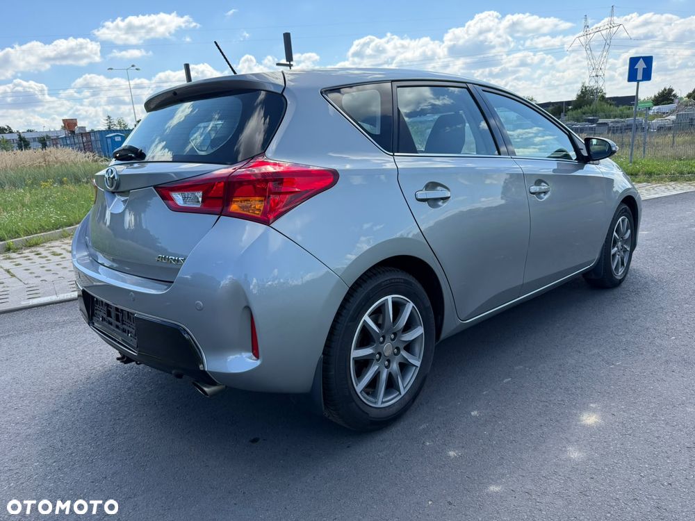 Toyota Auris - 12