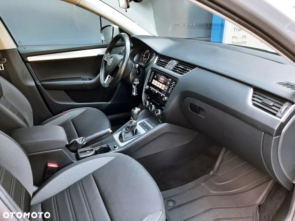 Skoda Octavia 2.0 TDI Ambition DSG - 27