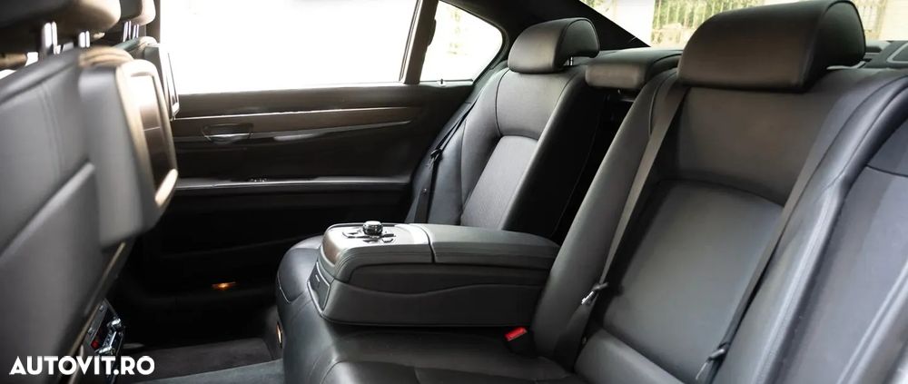 BMW Seria 7 740Li - 12
