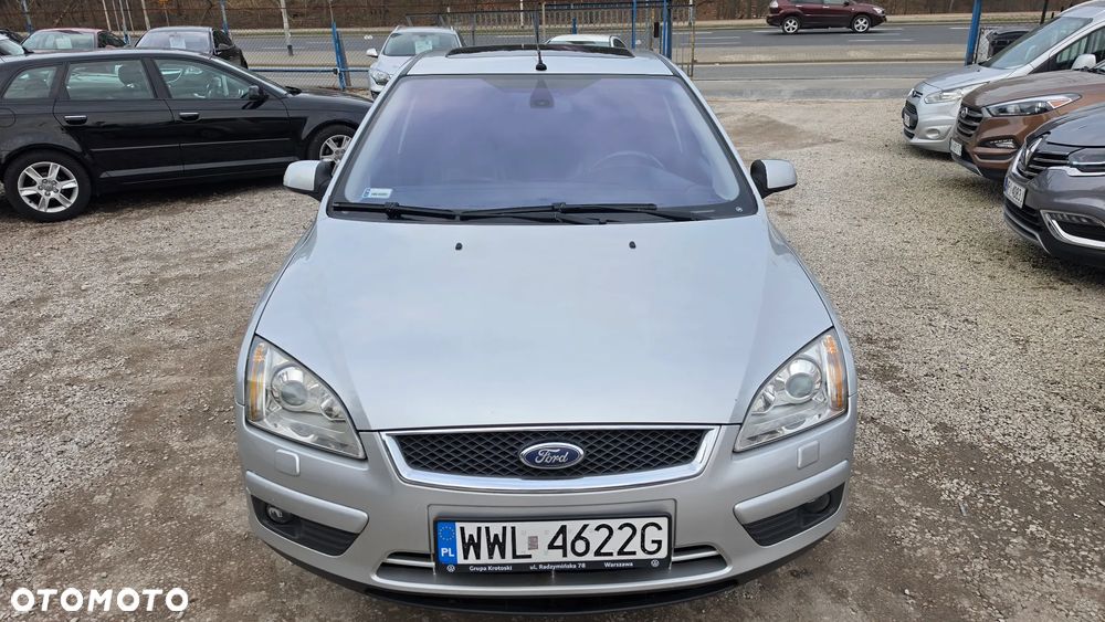 Ford Focus 1.6 Ghia - 36
