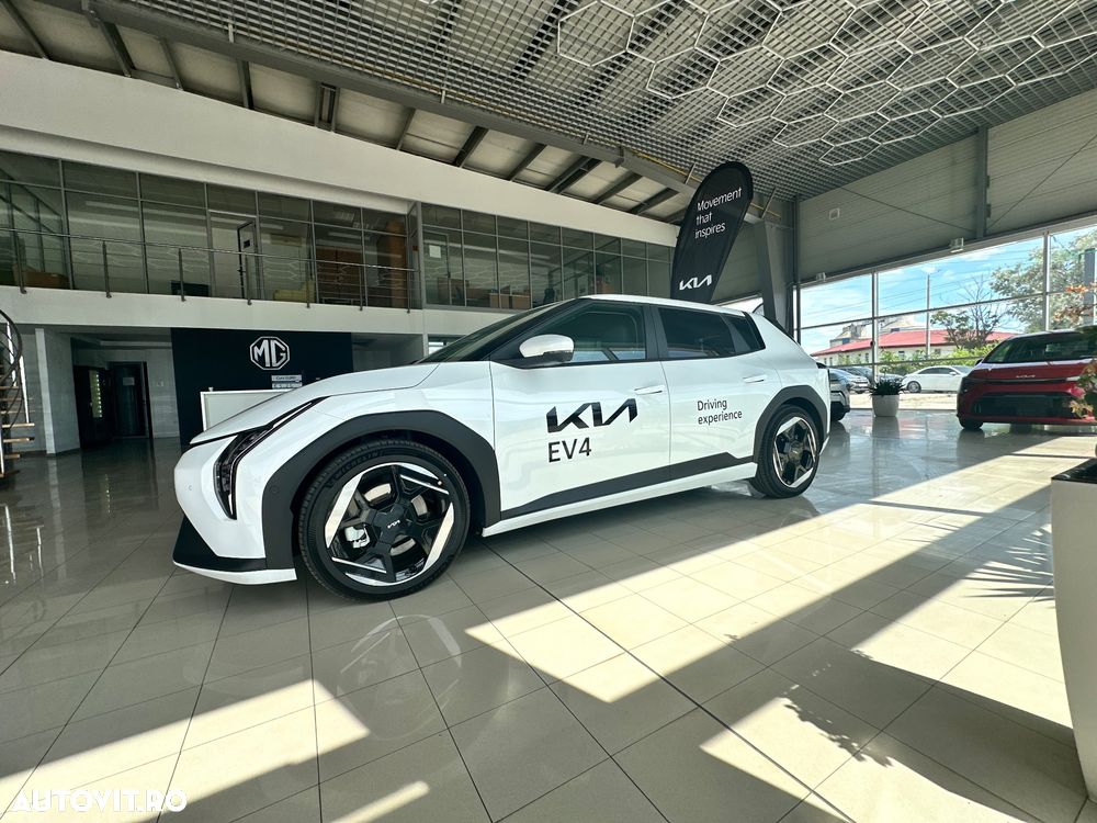 Kia EV4 - 4