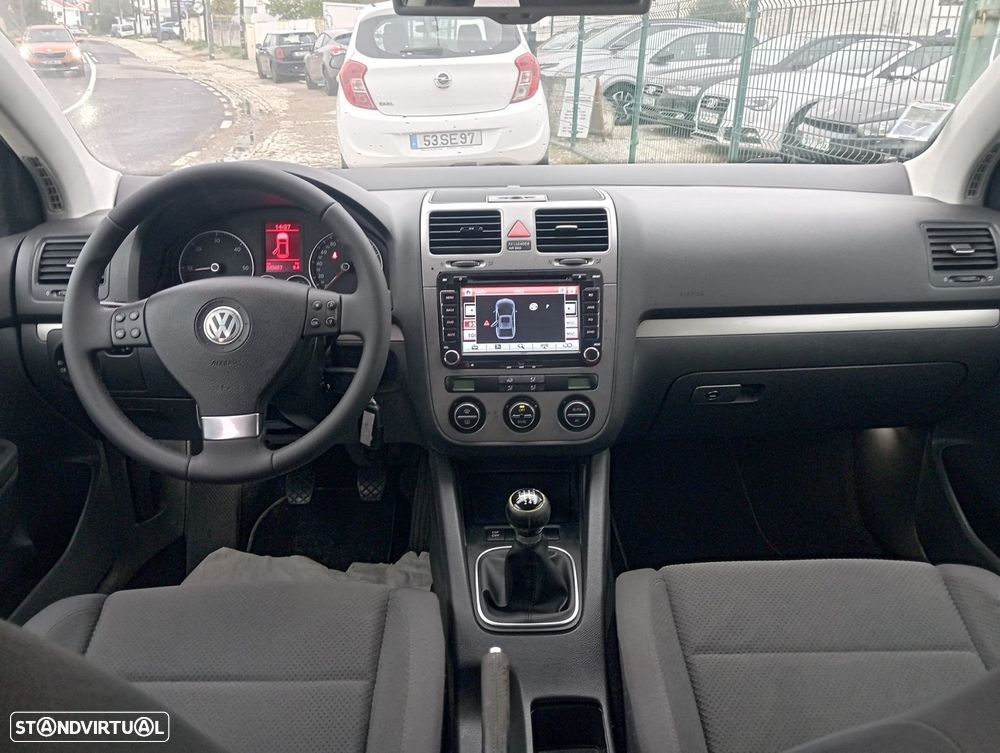 VW Golf 2.0 TDi Confortline - 12