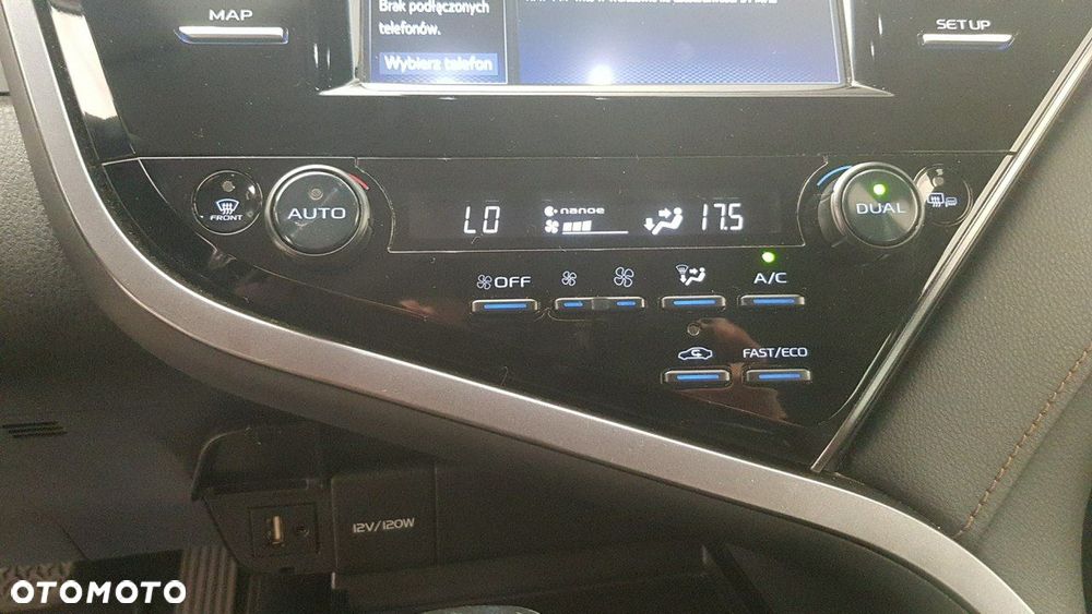 Toyota Camry - 25