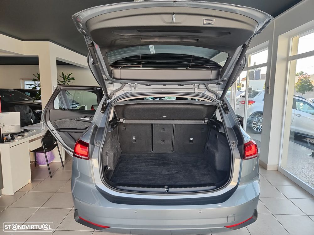 BMW 225xe Active Tourer - 16