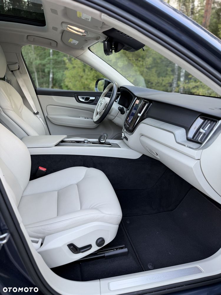 Volvo XC 60 T8 Plug-In Hybrid AWD Plus Dark - 14