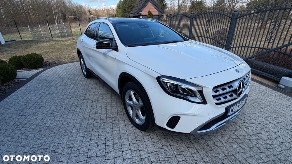 Mercedes-Benz GLA 200 7G-DCT Urban - 3