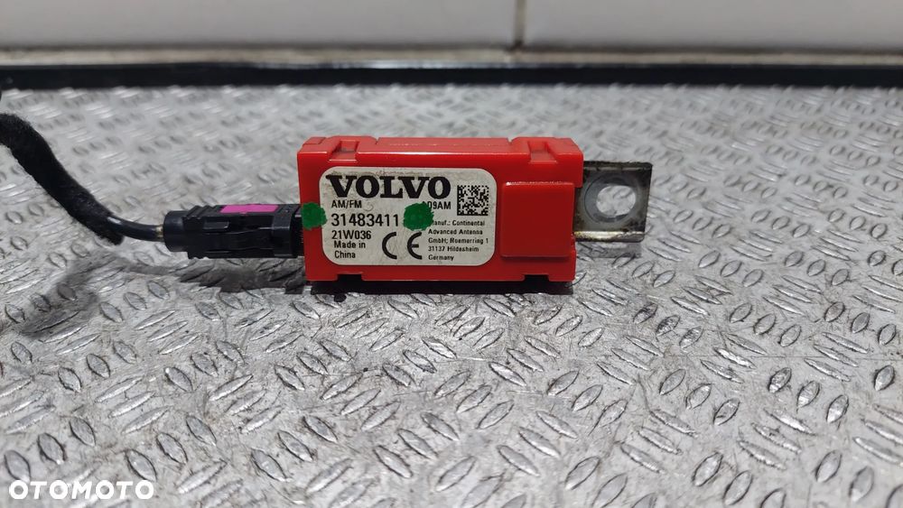 WZMACNIACZ ANTENOWY VOLVO S60 III R2021 NR 31483411 - 1