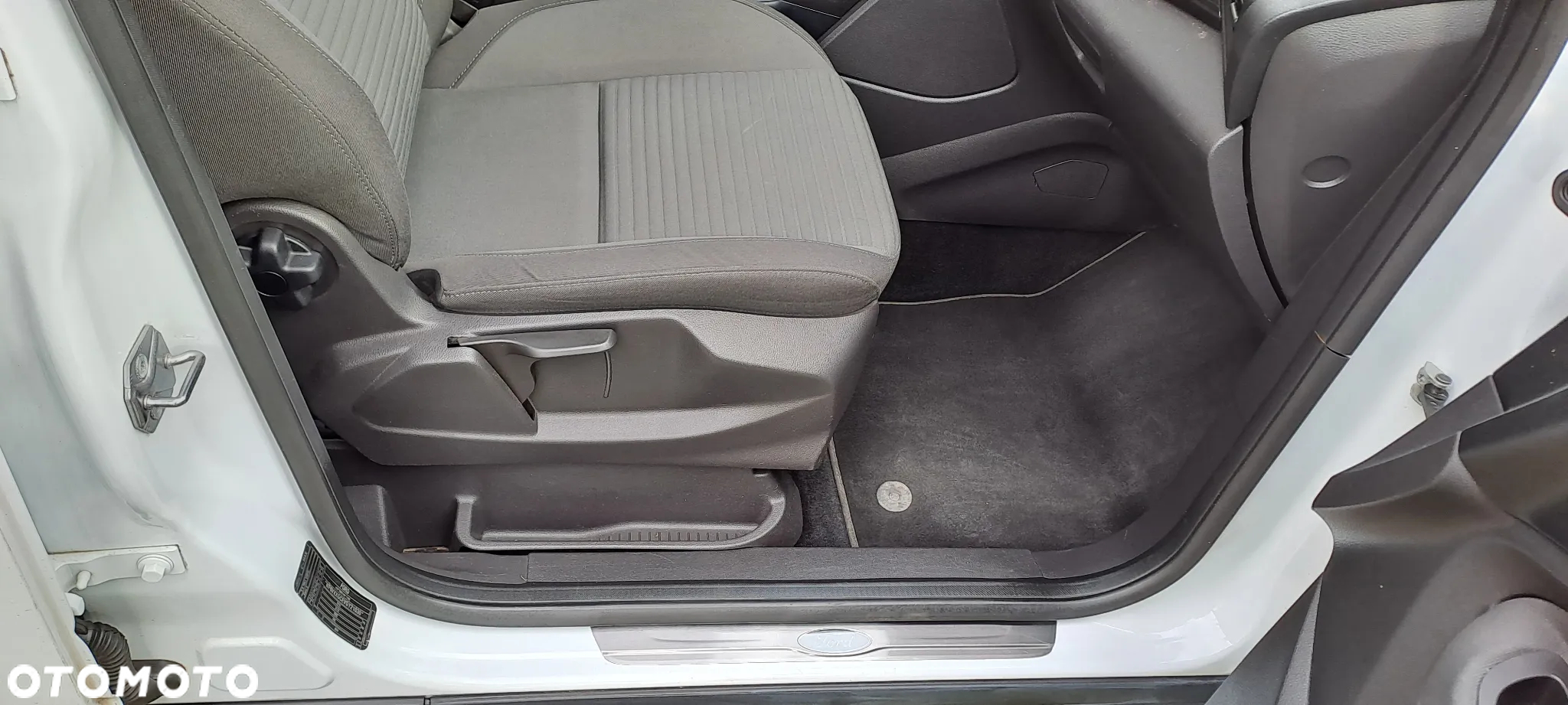 Ford C-MAX - 12
