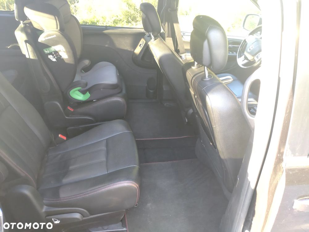 Dodge Grand Caravan 3.6 R/T - 11