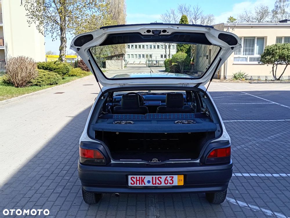 Renault Clio - 25