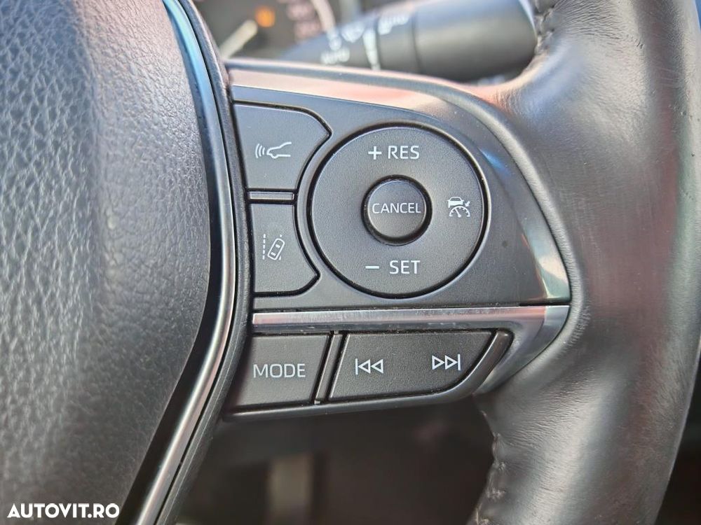 Toyota Camry Business Edition - 20