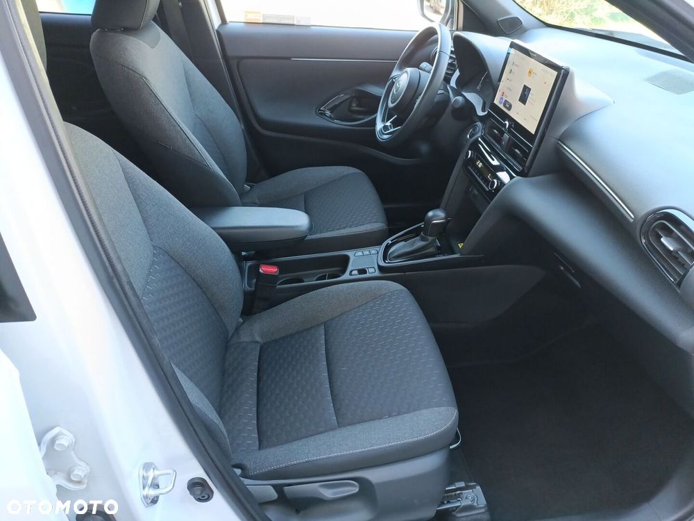 Toyota Yaris Cross - 12