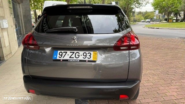 Peugeot 2008 1.5 BlueHDi Signature - 4