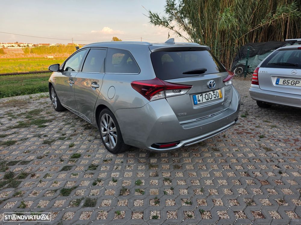 Toyota Auris Touring Sports 1.8 HSD Comfort +P.Sport+Navi - 4