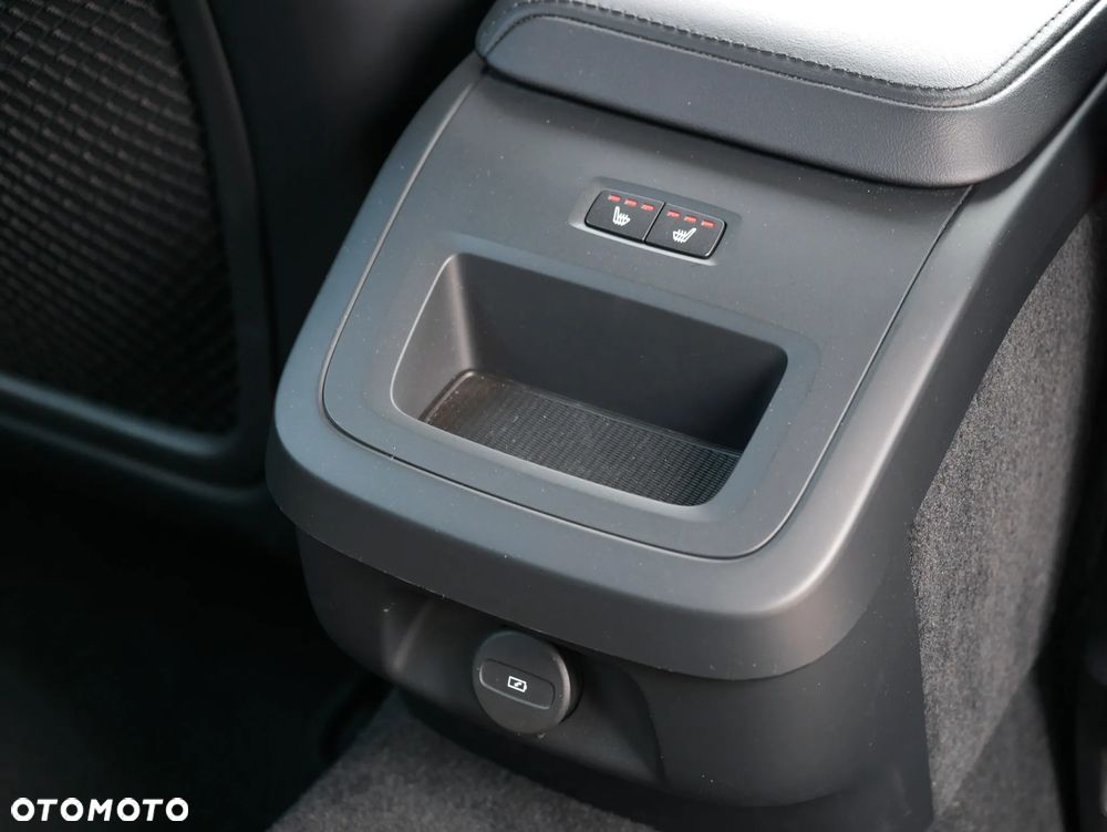 Volvo V60 B3 B DKG Momentum Pro - 22