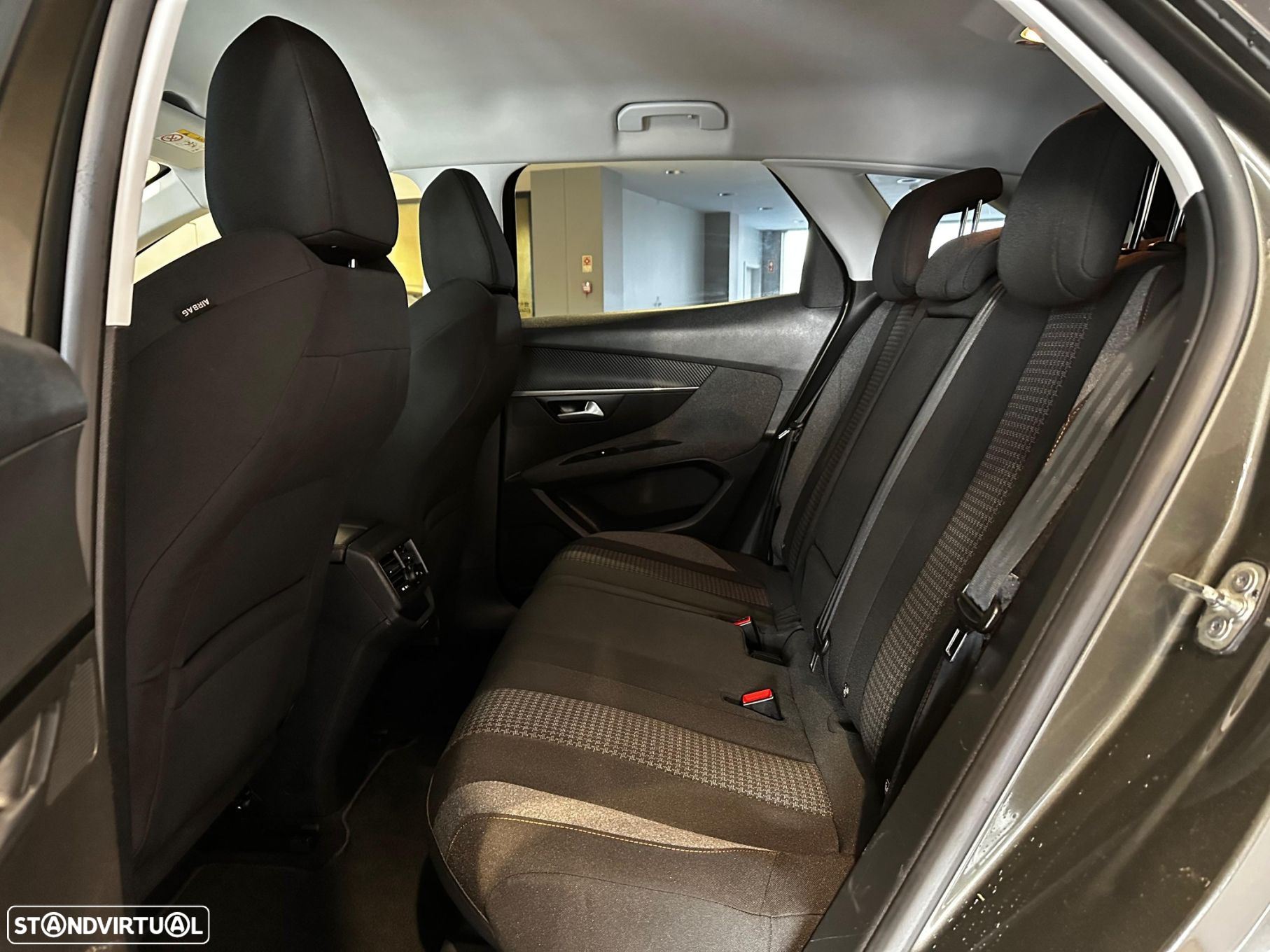 Peugeot 3008 1.5 BlueHDi Active Pack EAT8 - 24