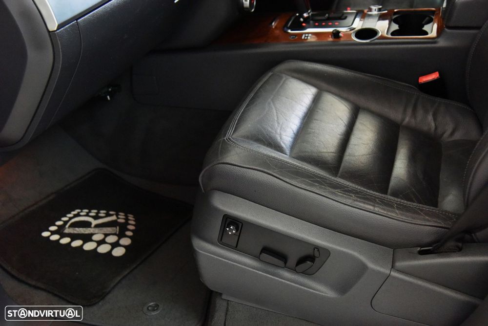 VW Touareg 3.2 V6 Tiptronic - 10