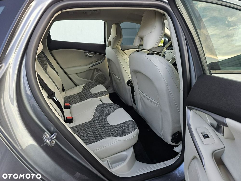 Volvo V40 D2 Drive-E SCR Dynamic Edition - 25