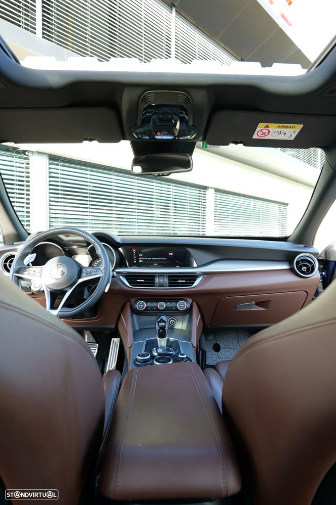 Alfa Romeo Stelvio 2.0 T Veloce Q4 AT8 - 38