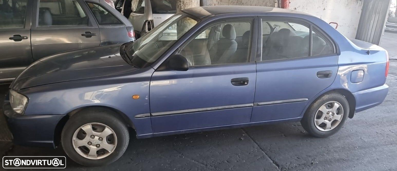 Hyundai Accent 1.3i de 2000 disponível para peças - 2