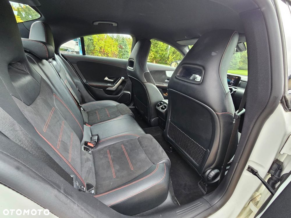 Mercedes-Benz CLA - 26