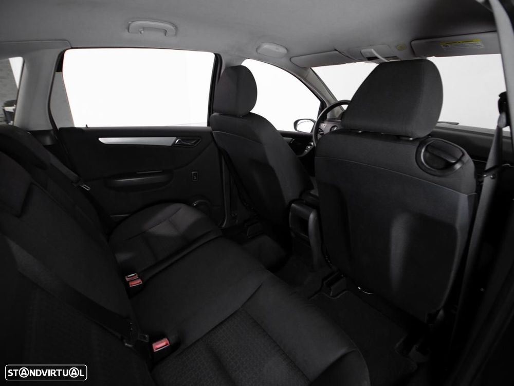 Mercedes-Benz B 180 CDi - 10